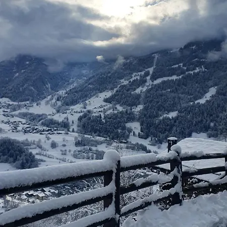 Peaceful In Swiss Mountains. Logement Tranquille En Montagne Suisse