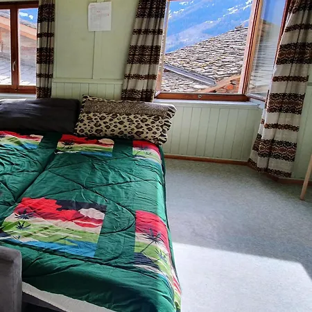 Peaceful In Swiss Mountains. Logement Tranquille En Montagne Suisse *