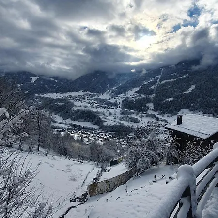 Privatunterkunft Peaceful In Swiss Mountains. Logement Tranquille En Montagne Suisse Bagnes