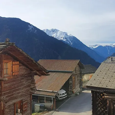 בית אירוח Peaceful In Swiss Mountains. Logement Tranquille En Montagne Suisse Bagnes