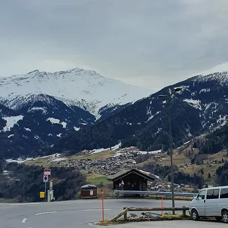 Peaceful In Swiss Mountains. Logement Tranquille En Montagne Suisse *